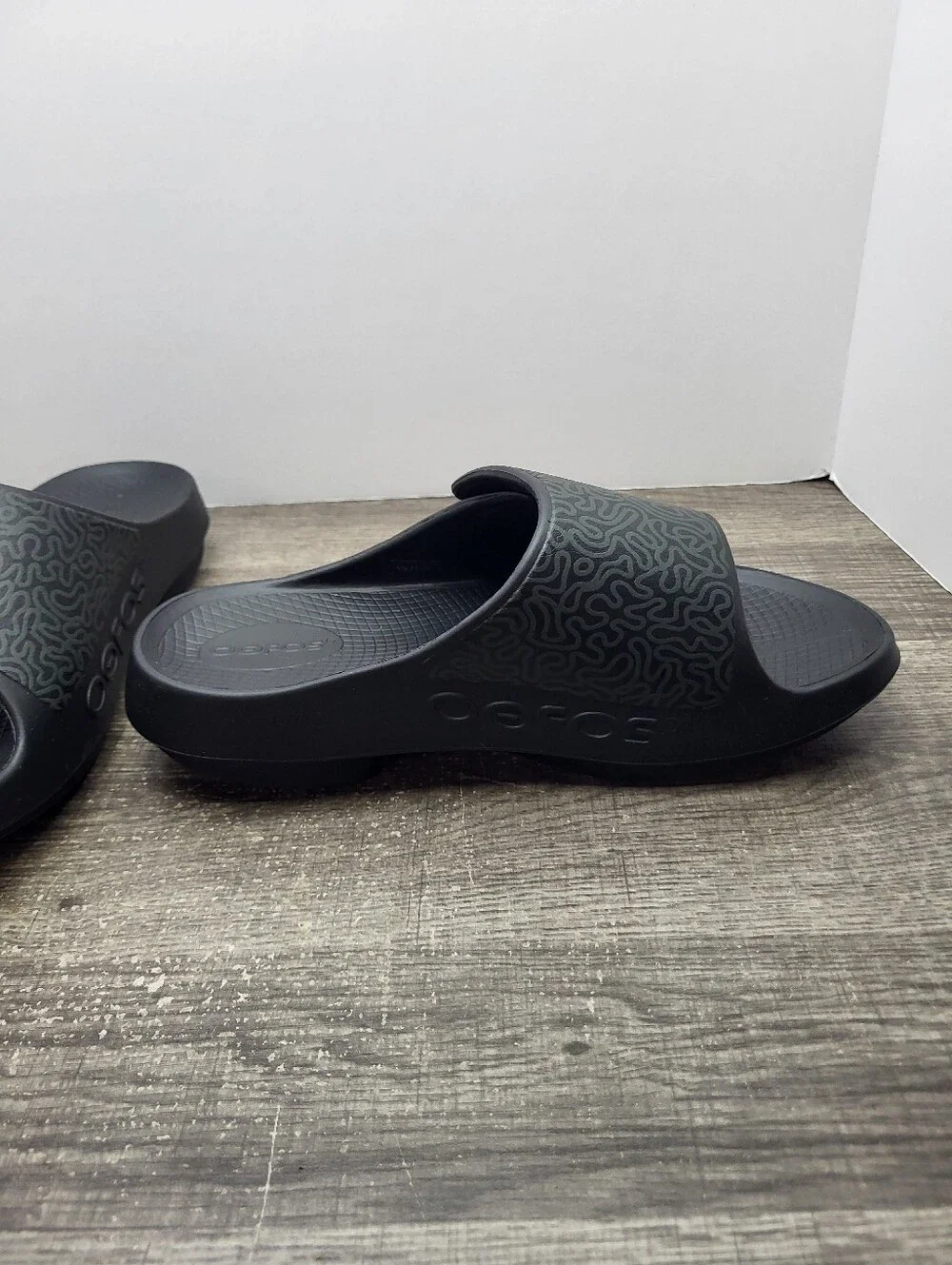 OOFOS OOAHH Sport Flex Limited Slides Men’s 7 Wms 9 Black Labyrinth Black New